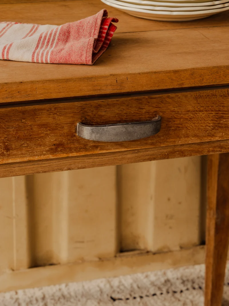 Romy, la table à manger en bois N°1550