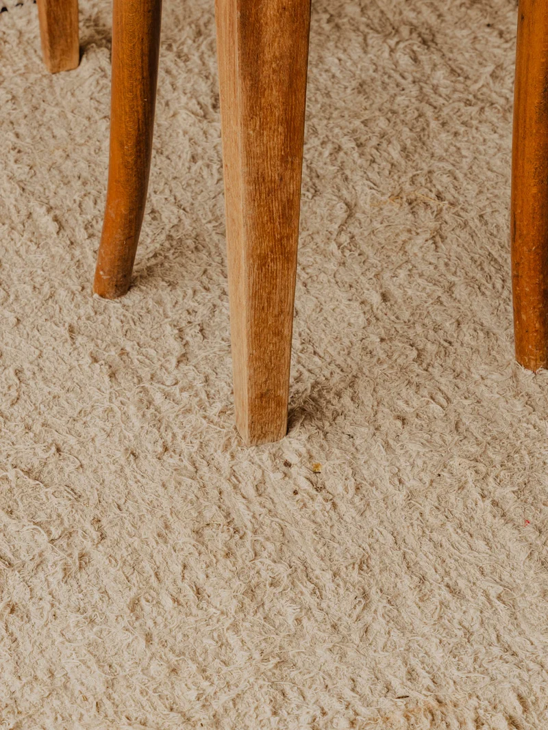 Romy, la table à manger en bois N°1550