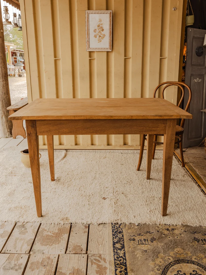Romy, la table à manger en bois N°1550