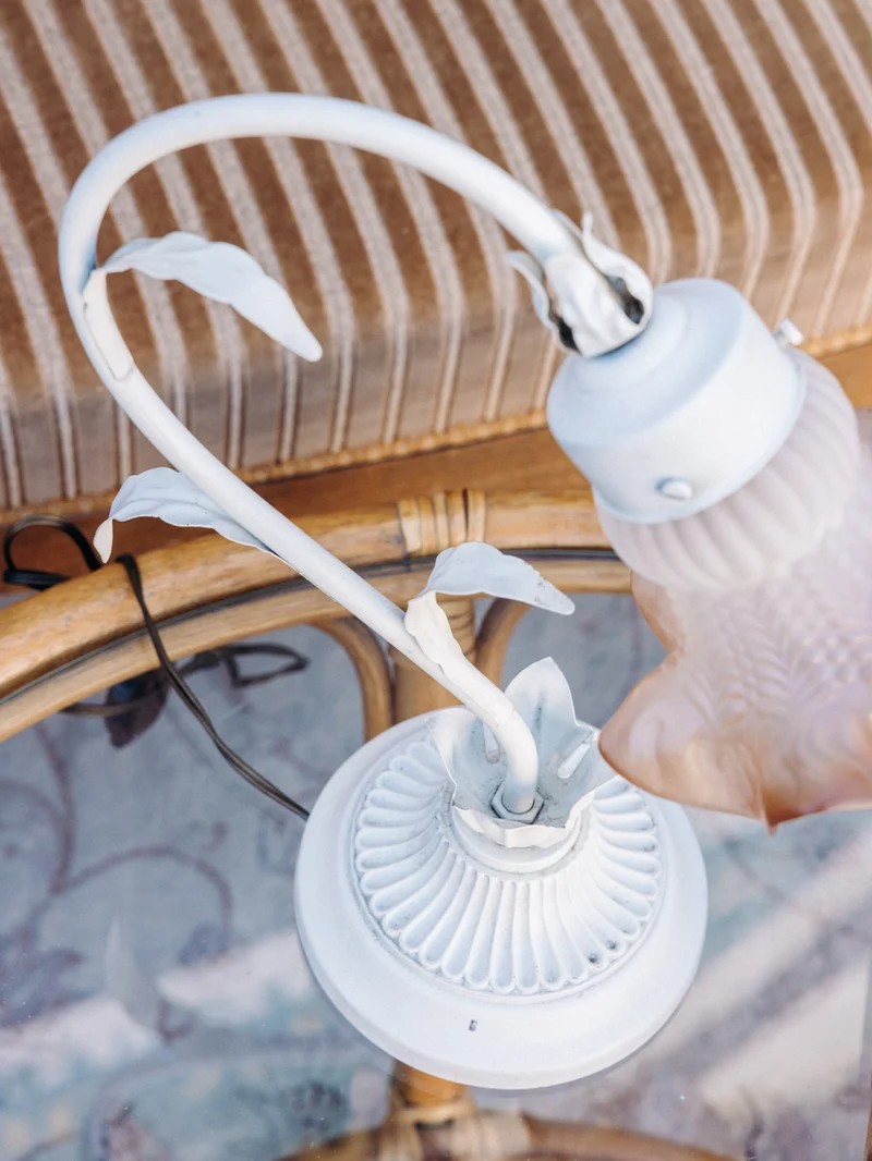 Suzanne, la lampe en métal et verre fumé N°620