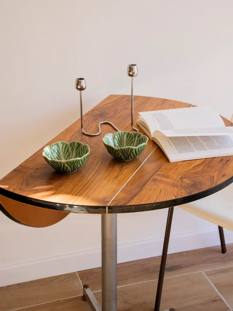 Karla, la table à manger en formica à rabats N°1267