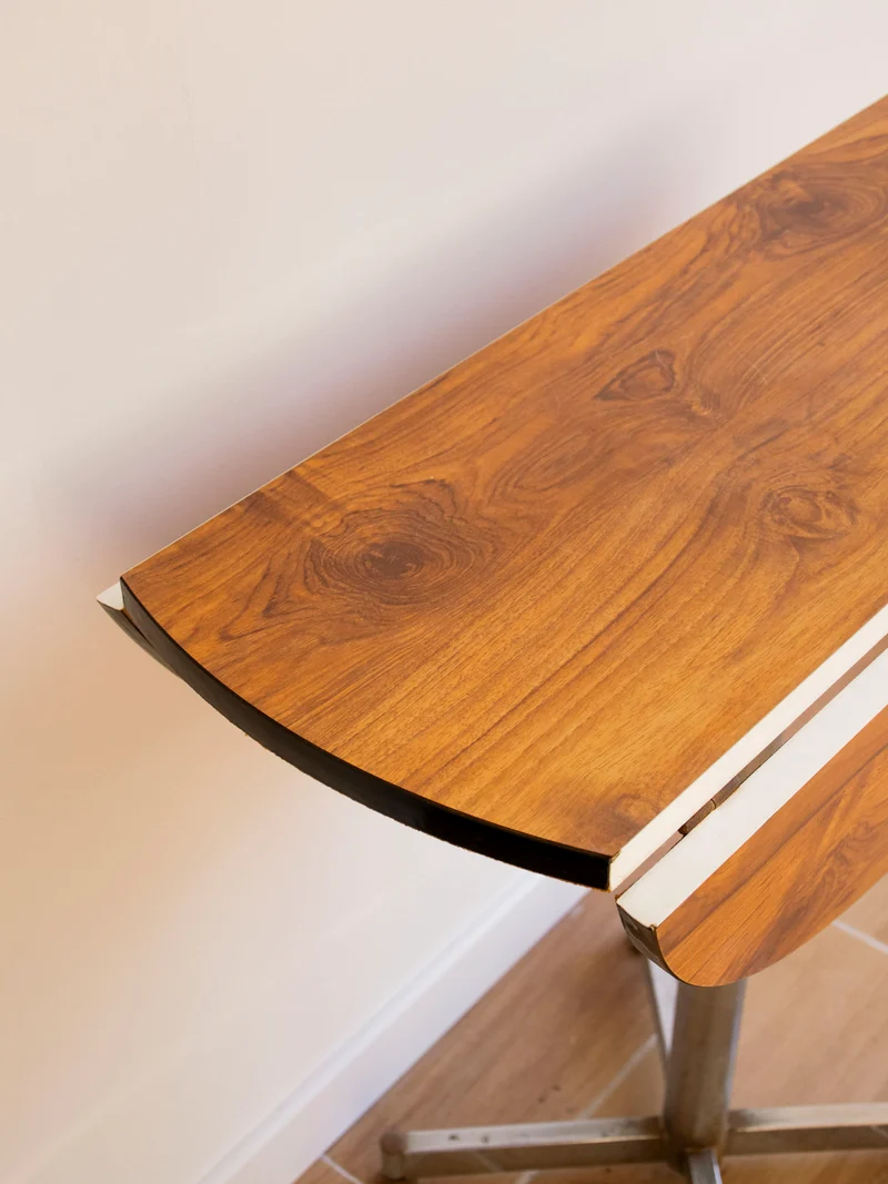 Karla, la table à manger en formica à rabats N°1267
