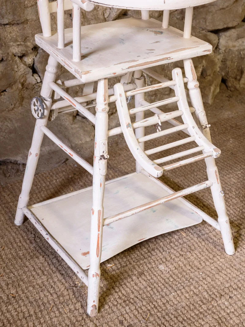 Ernestine, la chaise pour enfant en bois blanc N°1343