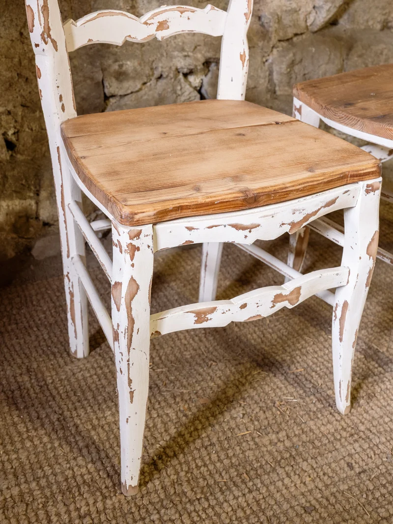 Claude, la paire de chaises en bois N°1621