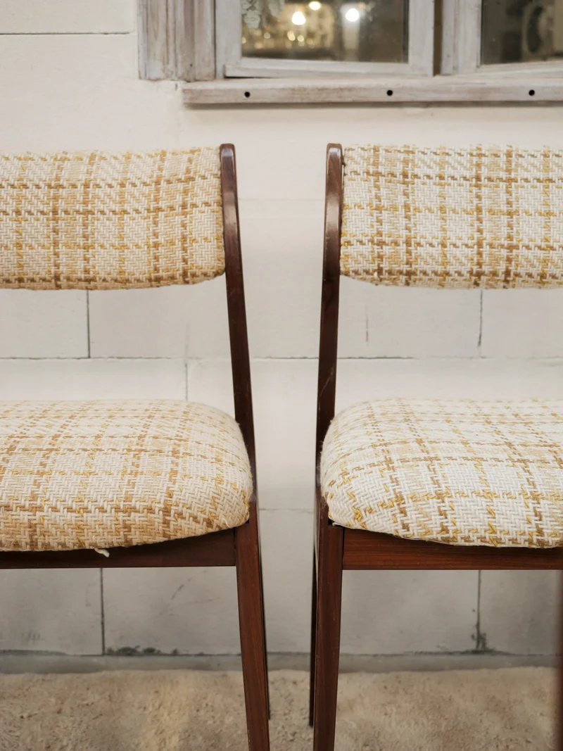Alma, le lot de 5 chaises aux motifs à carreaux N°1973