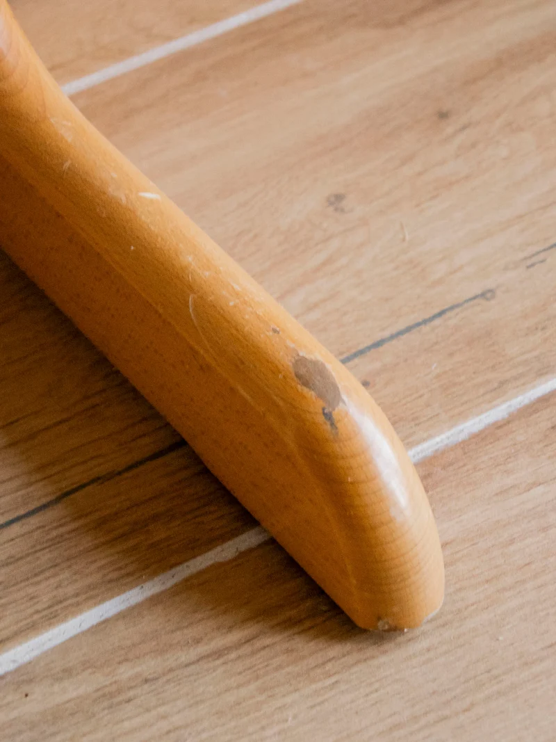 Karla, la table à manger en formica et piétement en bois N°1269