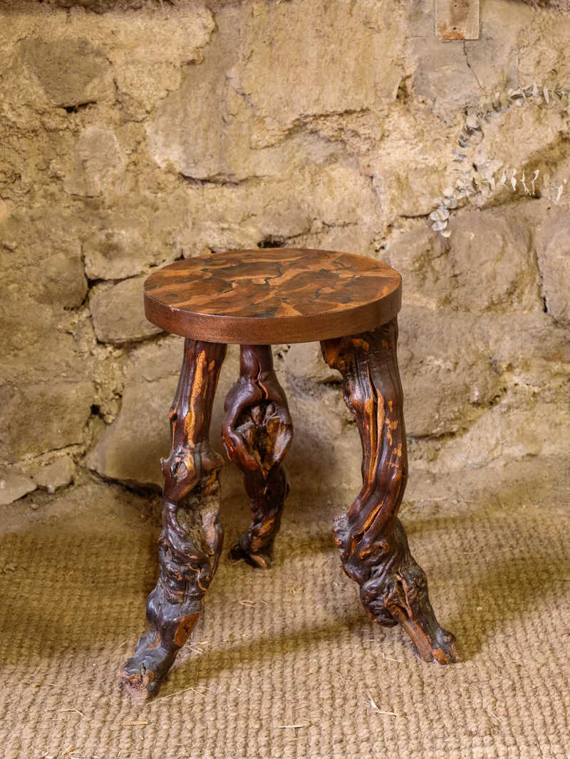 Regis, le tabouret en bois N°1559