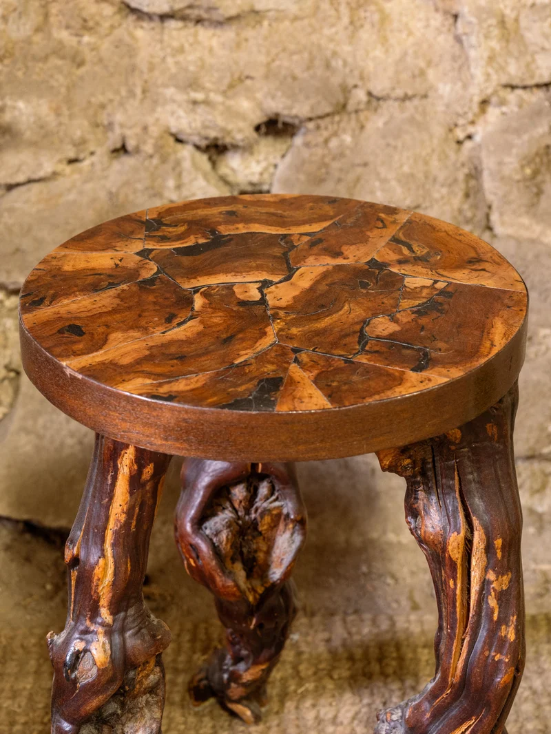 Regis, le tabouret en bois N°1559
