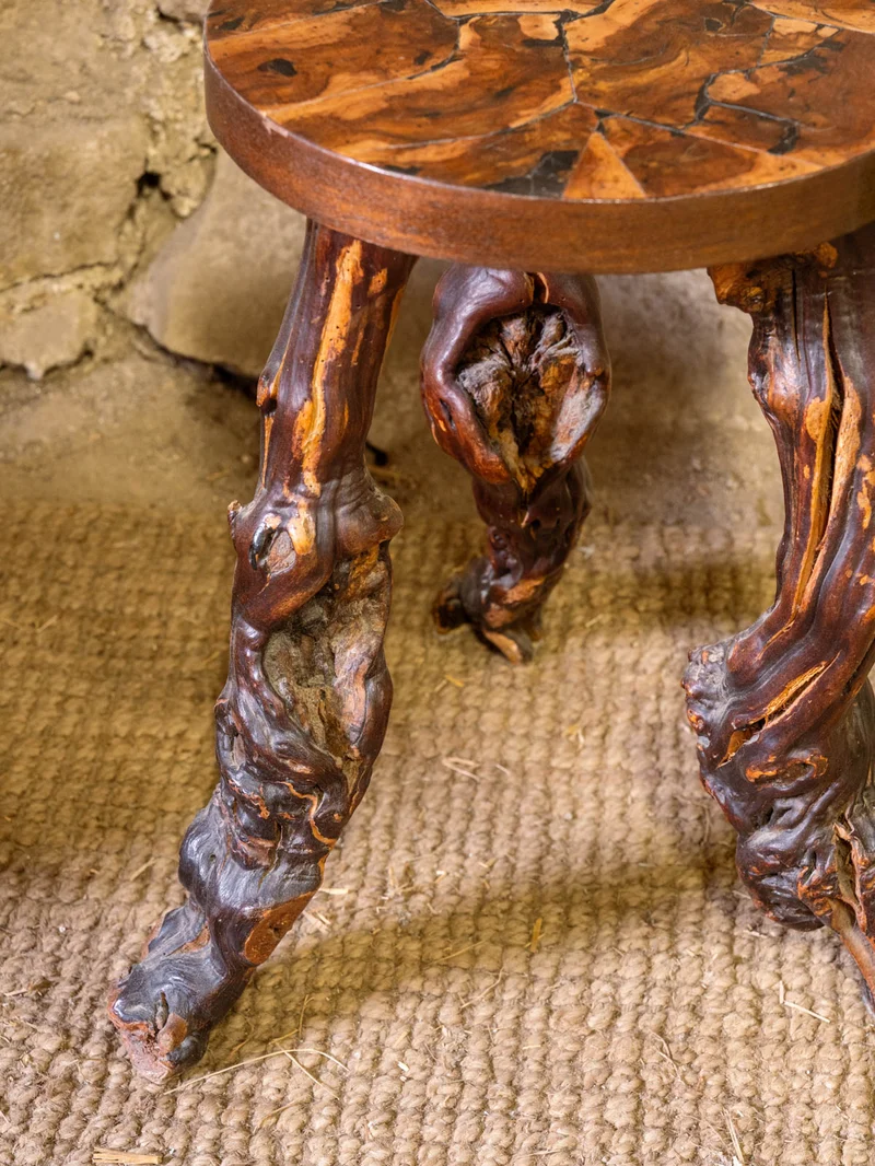 Regis, le tabouret en bois N°1559
