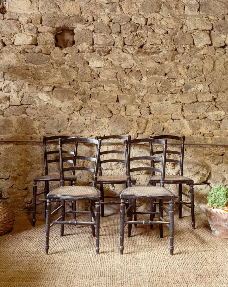 Claude, le lot de 5 chaises en bois N°1620