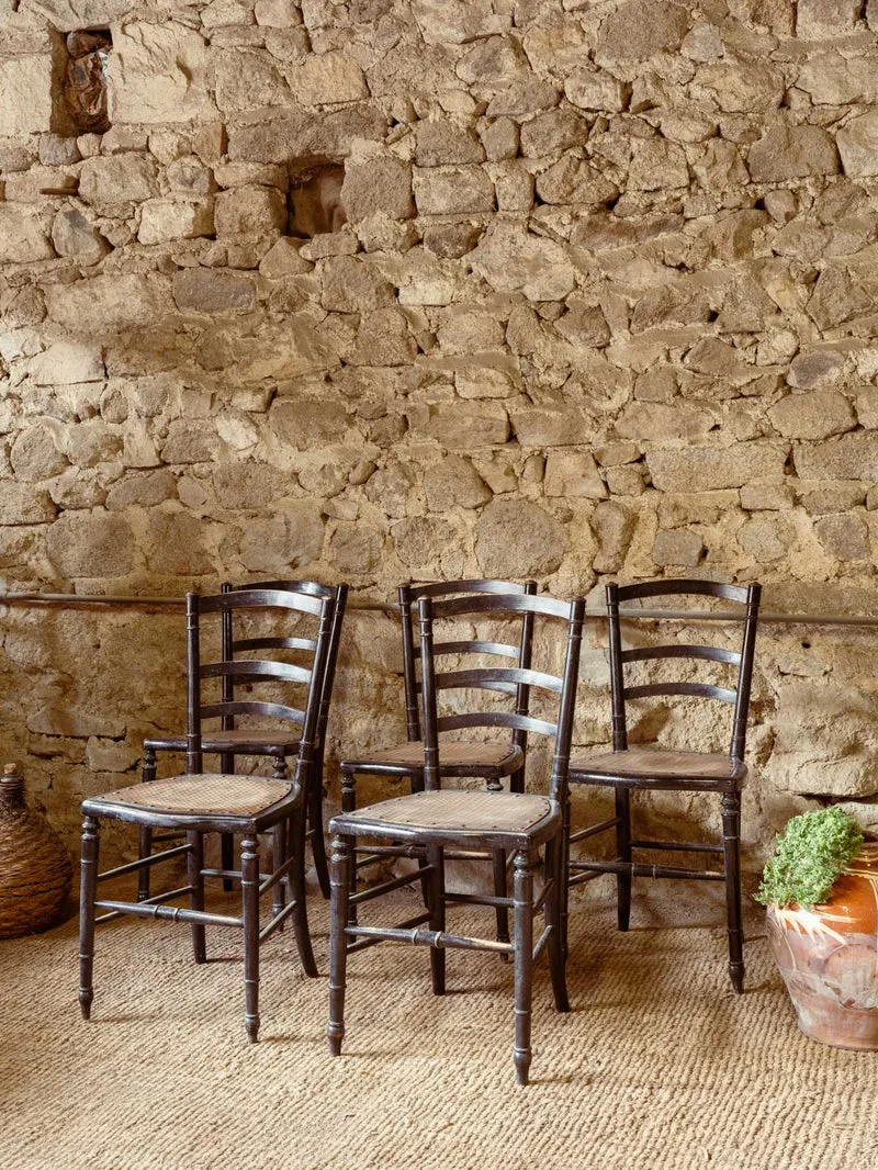 Claude, le lot de 5 chaises en bois N°1620