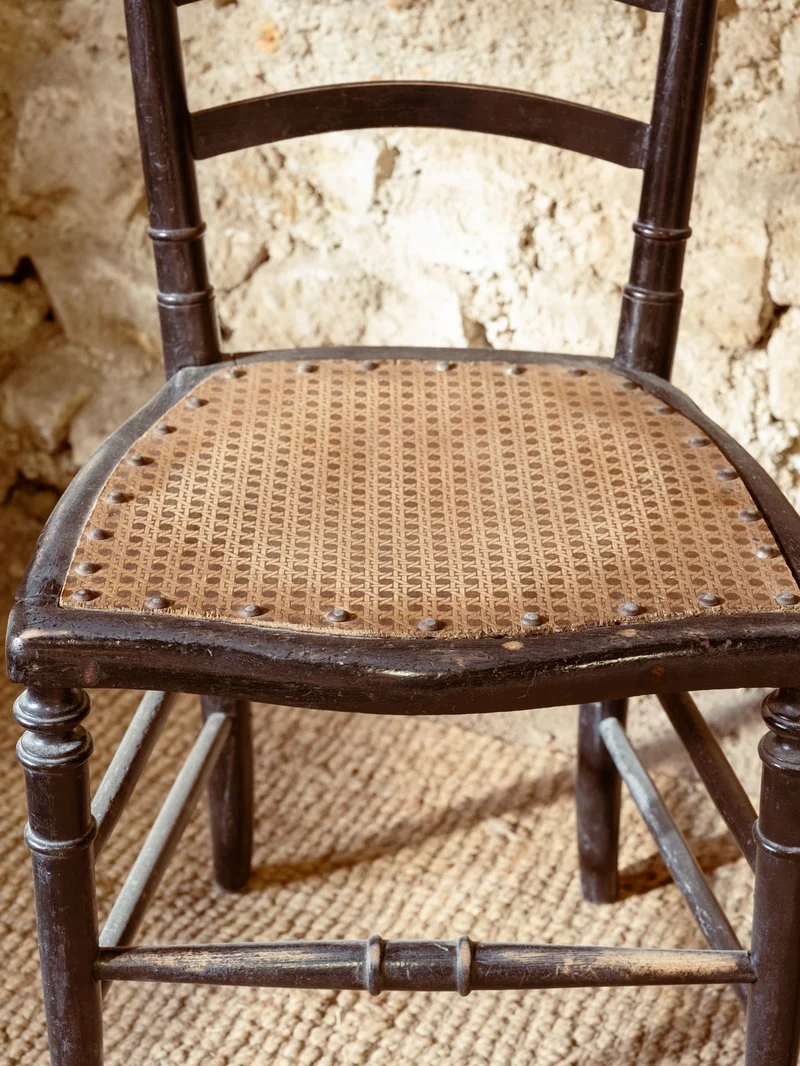 Claude, le lot de 5 chaises en bois N°1620