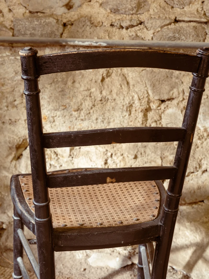 Claude, le lot de 5 chaises en bois N°1620