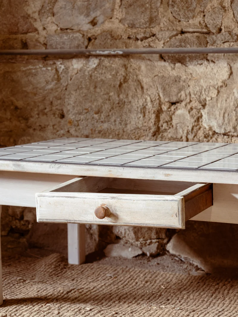Donna, la table basse en bois et céramique N°1571