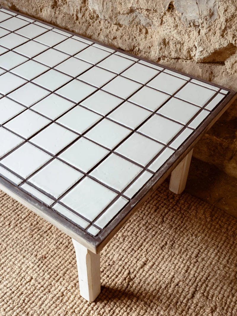 Donna, la table basse en bois et céramique N°1571