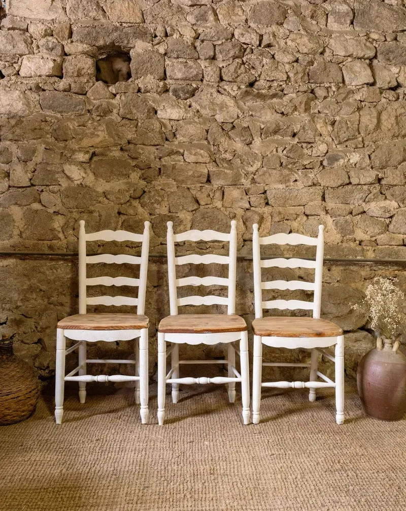 Claude, le lot de 3 chaises en bois N°1622