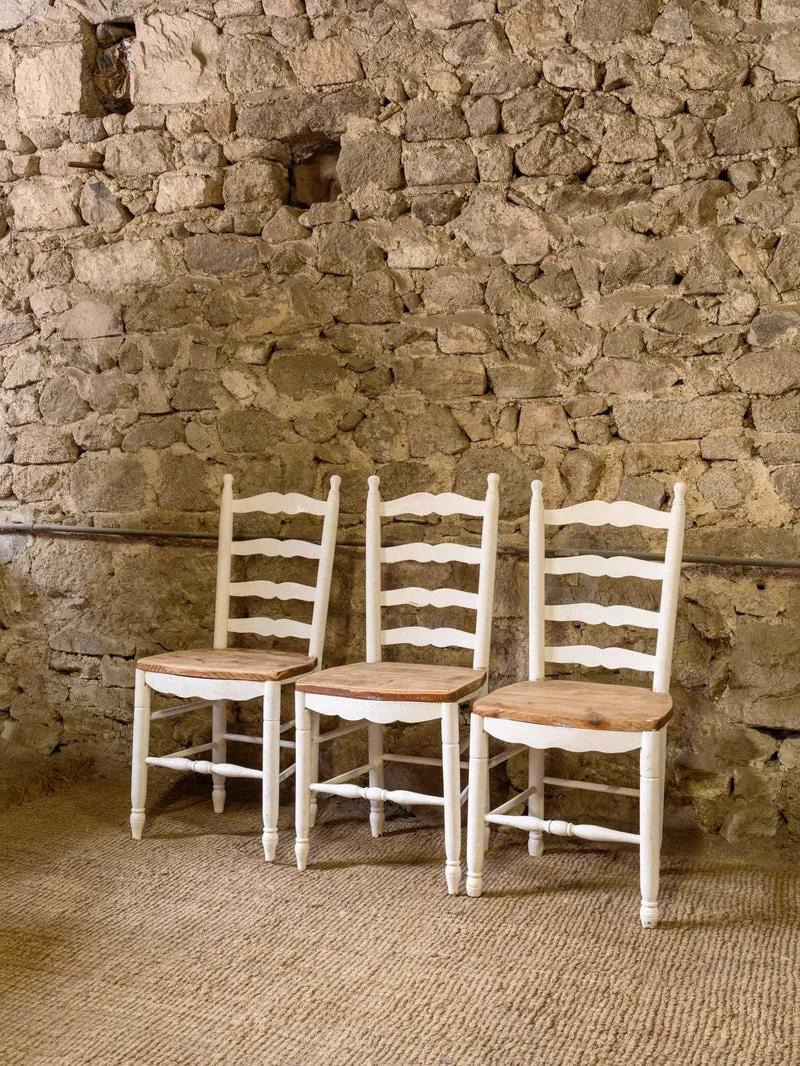 Claude, le lot de 3 chaises en bois N°1622