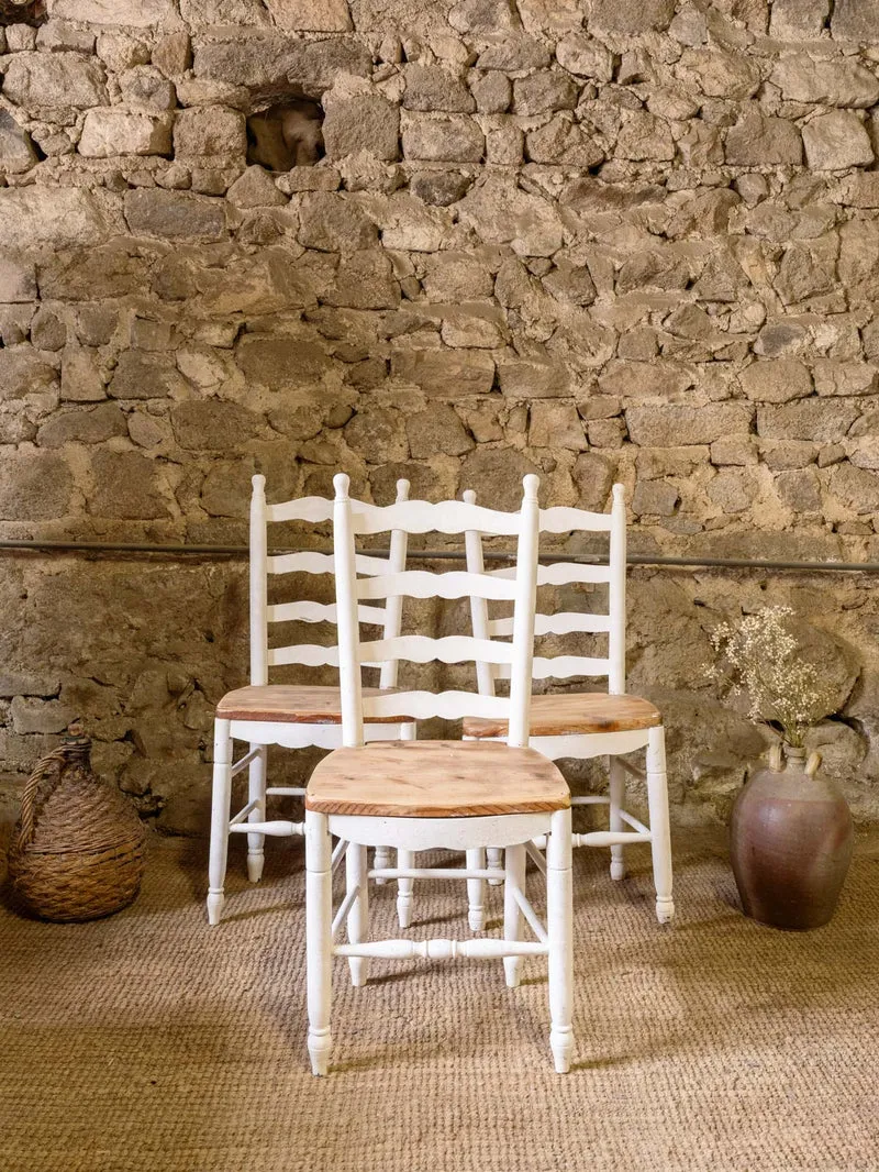 Claude, le lot de 3 chaises en bois N°1622
