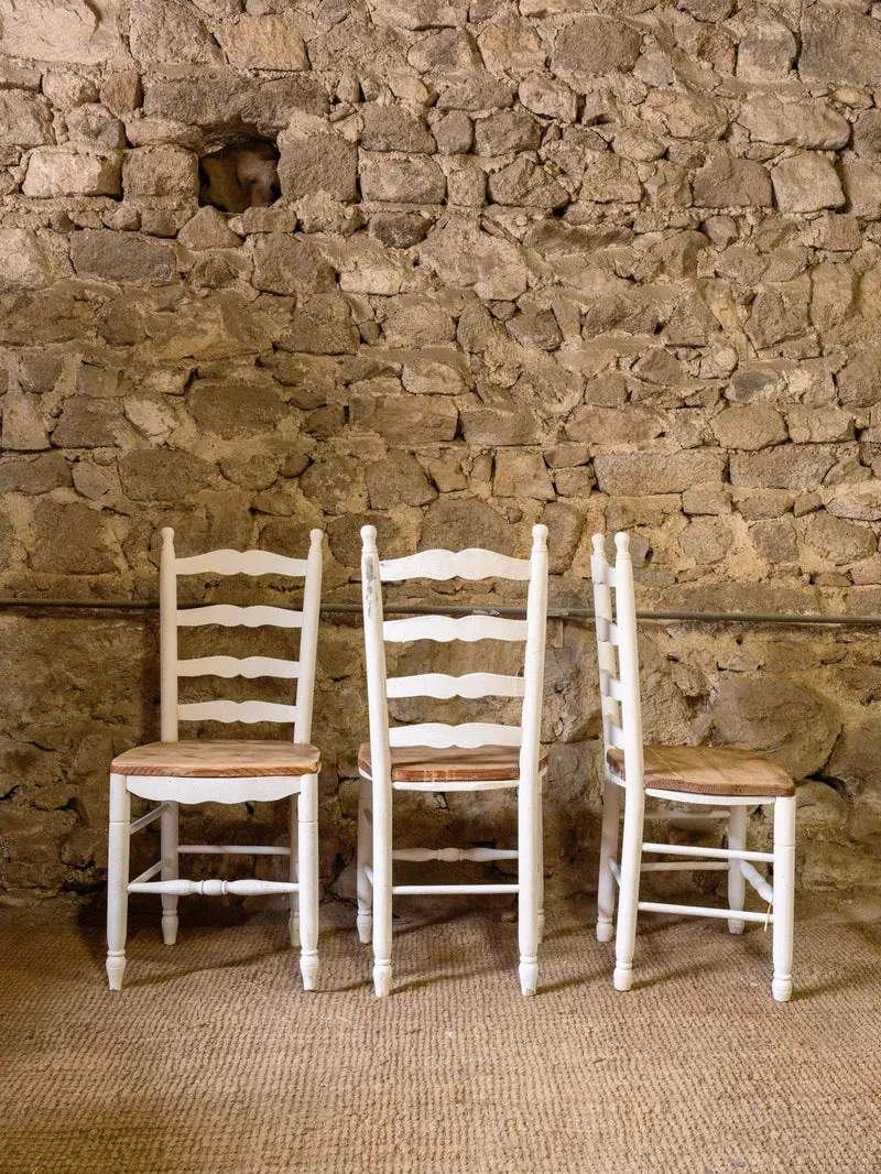 Claude, le lot de 3 chaises en bois N°1622