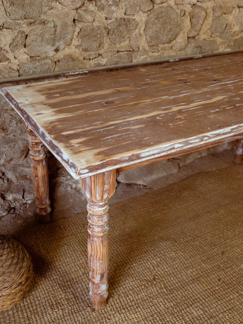 Romy, la table à manger en bois N°1540