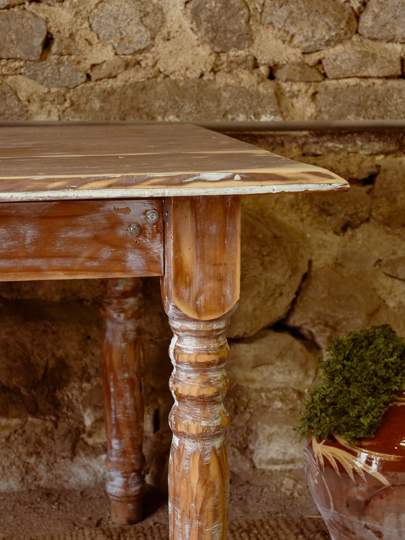 Romy, la table à manger en bois N°1540