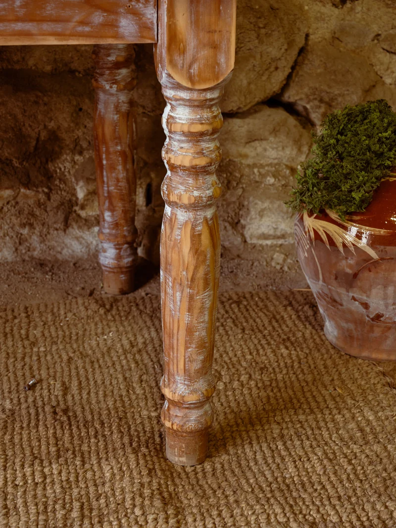 Romy, la table à manger en bois N°1540