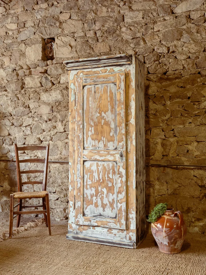 Blandine, la bonnetière en bois N°512