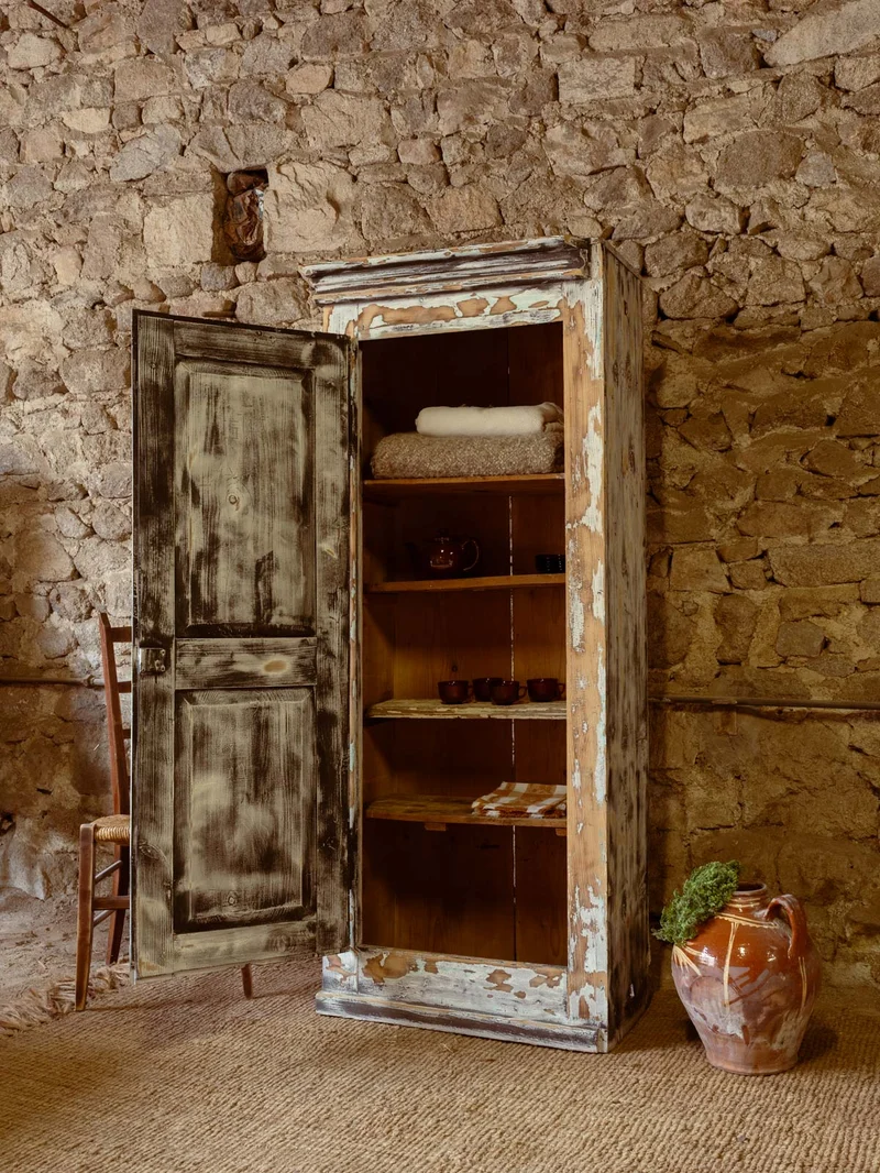 Blandine, la bonnetière en bois N°512
