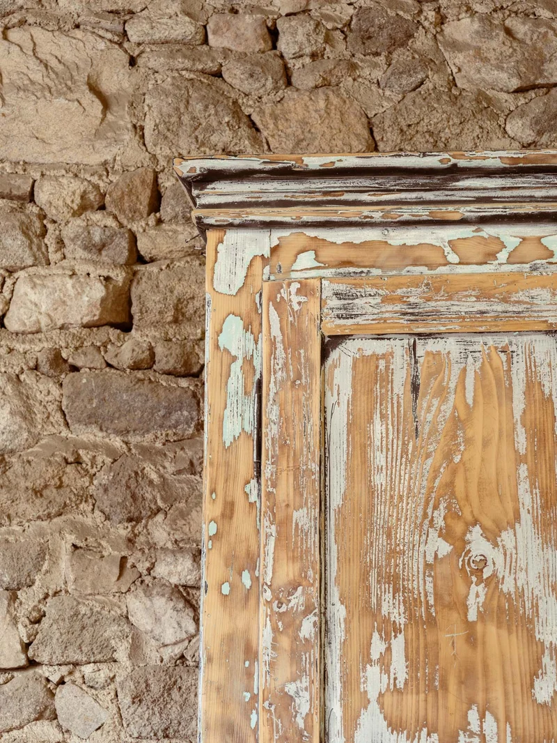 Blandine, la bonnetière en bois N°512