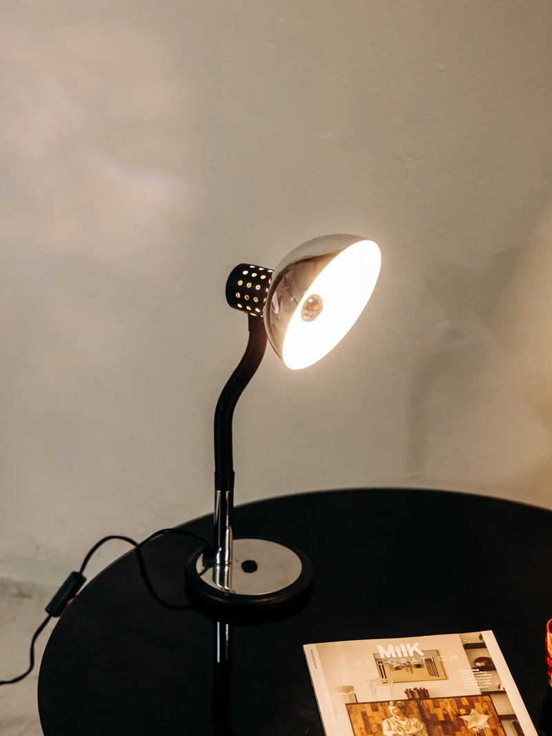 Julia, la lampe en inox au bras réglable N°1059