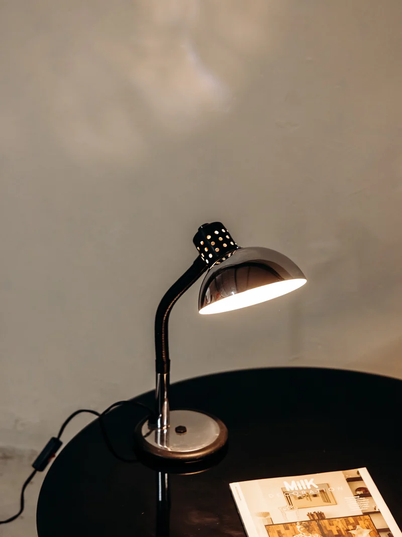 Julia, la lampe en inox au bras réglable N°1059