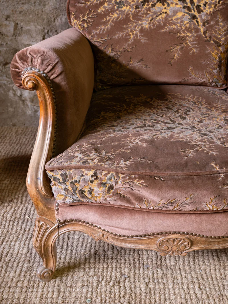 Ernest, le fauteuil en velours marron N°1600