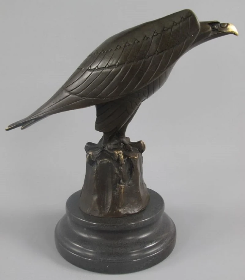 Casa Padrino Luxus Art Deco Bronze Figur Adler auf Felsen mit Marmorsockel Bronze / Gold / Schwarz 12 x 22 x H. 21 cm - Bronze Skulptur - Deko Figur - Deko Accessoires