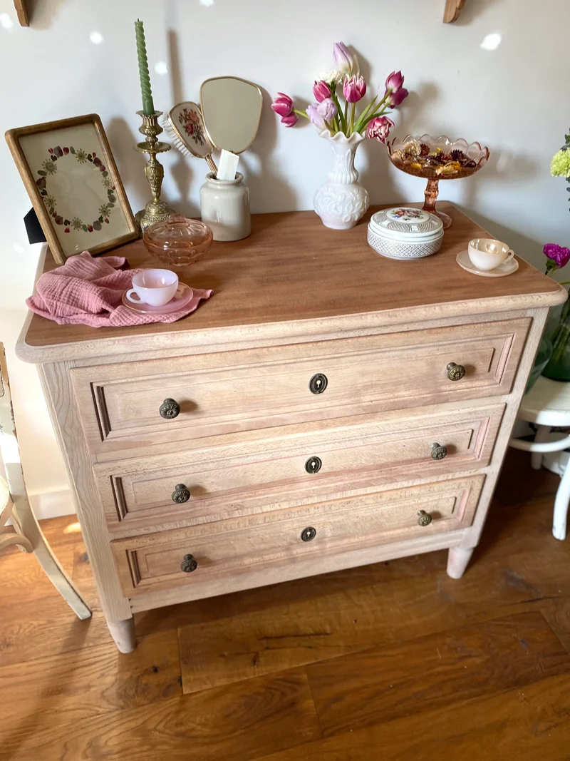 Commode 3 tiroirs en bois massif ancien rénové