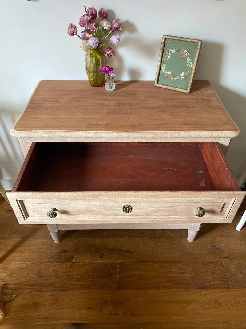Commode 3 tiroirs en bois massif ancien rénové