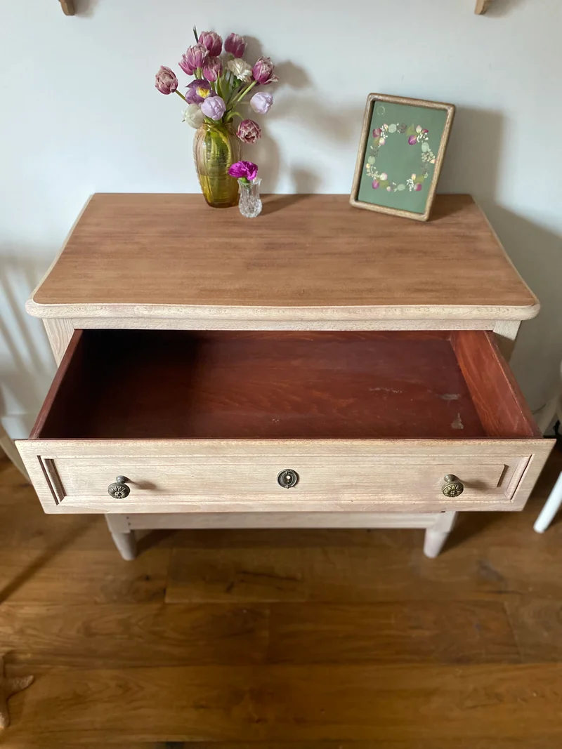 Commode 3 tiroirs en bois massif ancien rénové