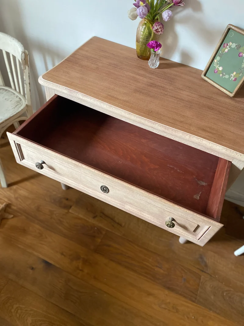 Commode 3 tiroirs en bois massif ancien rénové