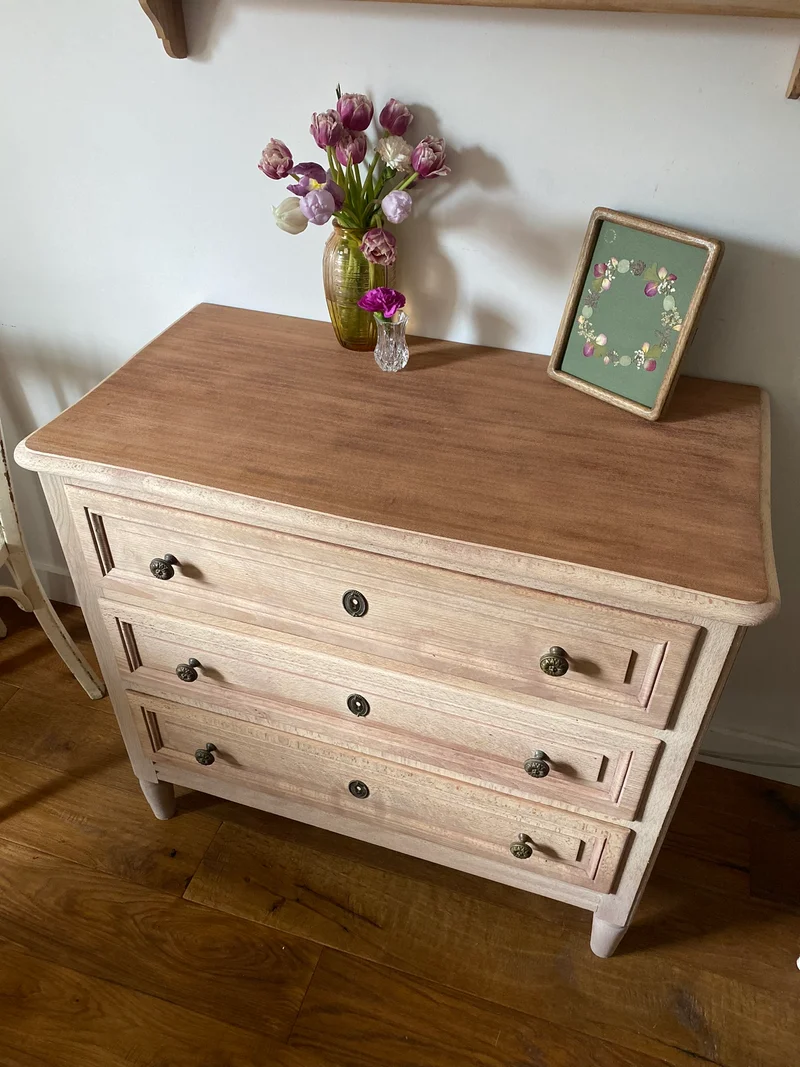Commode 3 tiroirs en bois massif ancien rénové