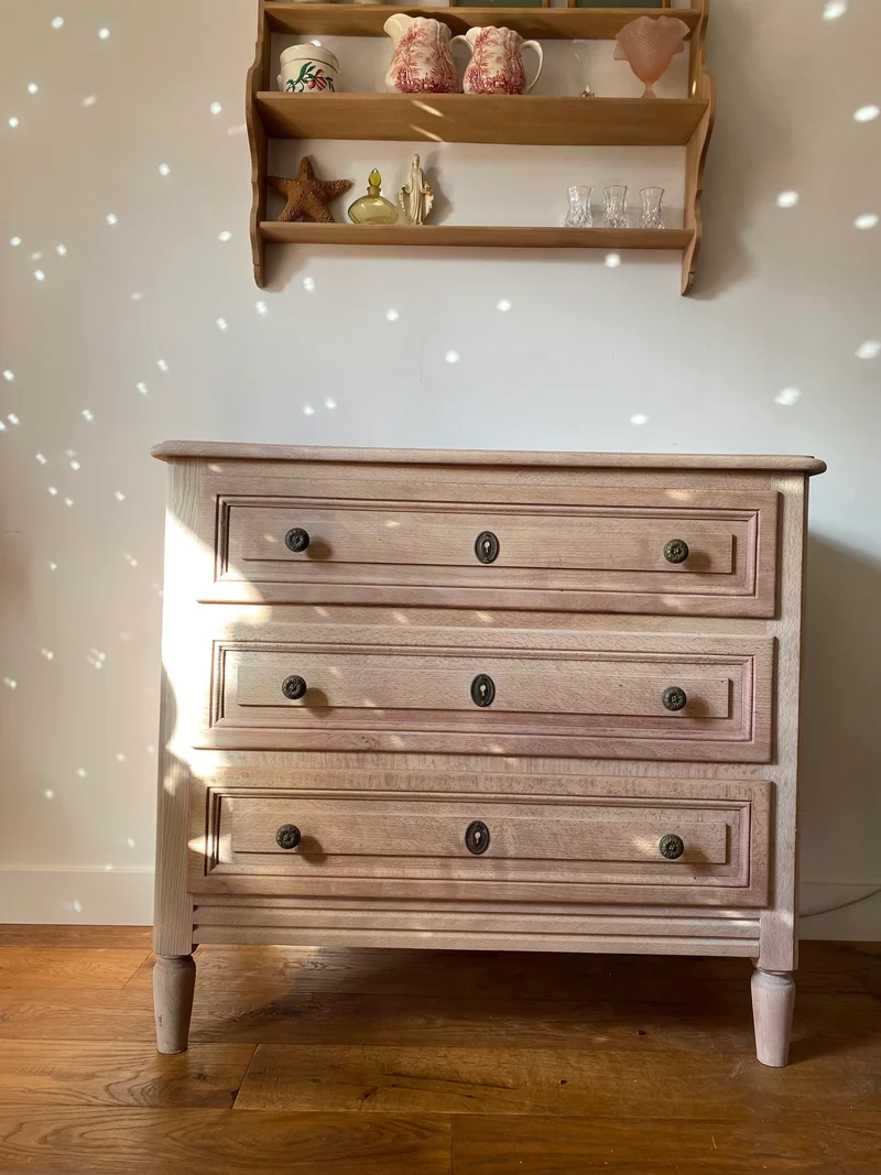 Commode 3 tiroirs en bois massif ancien rénové