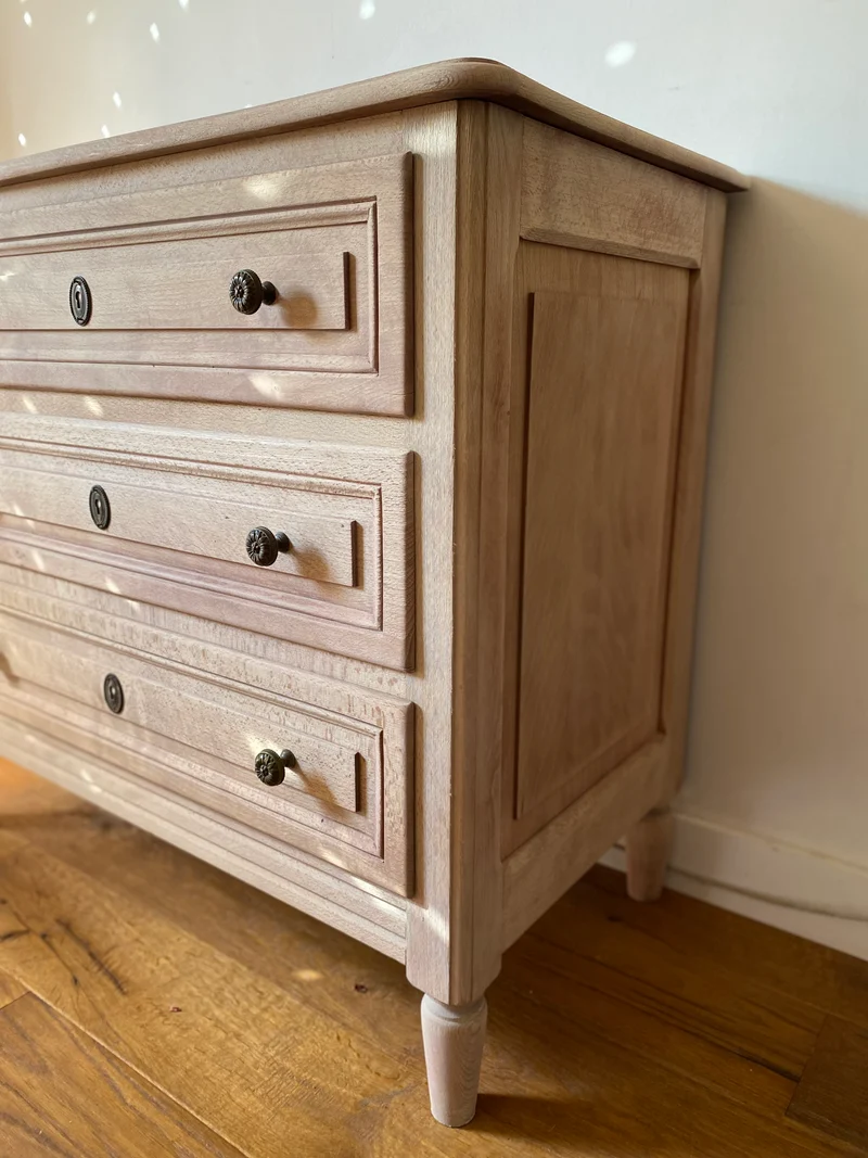 Commode 3 tiroirs en bois massif ancien rénové