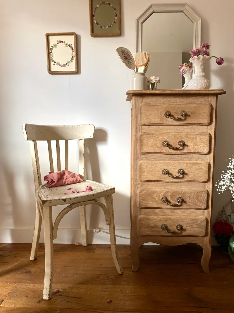Chiffonnier en bois massif ancien rénové