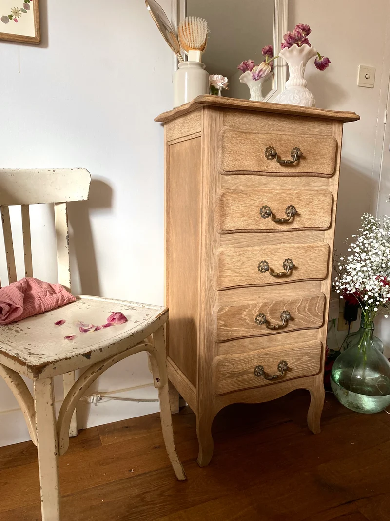 Chiffonnier en bois massif ancien rénové