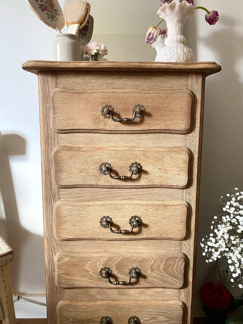 Chiffonnier en bois massif ancien rénové