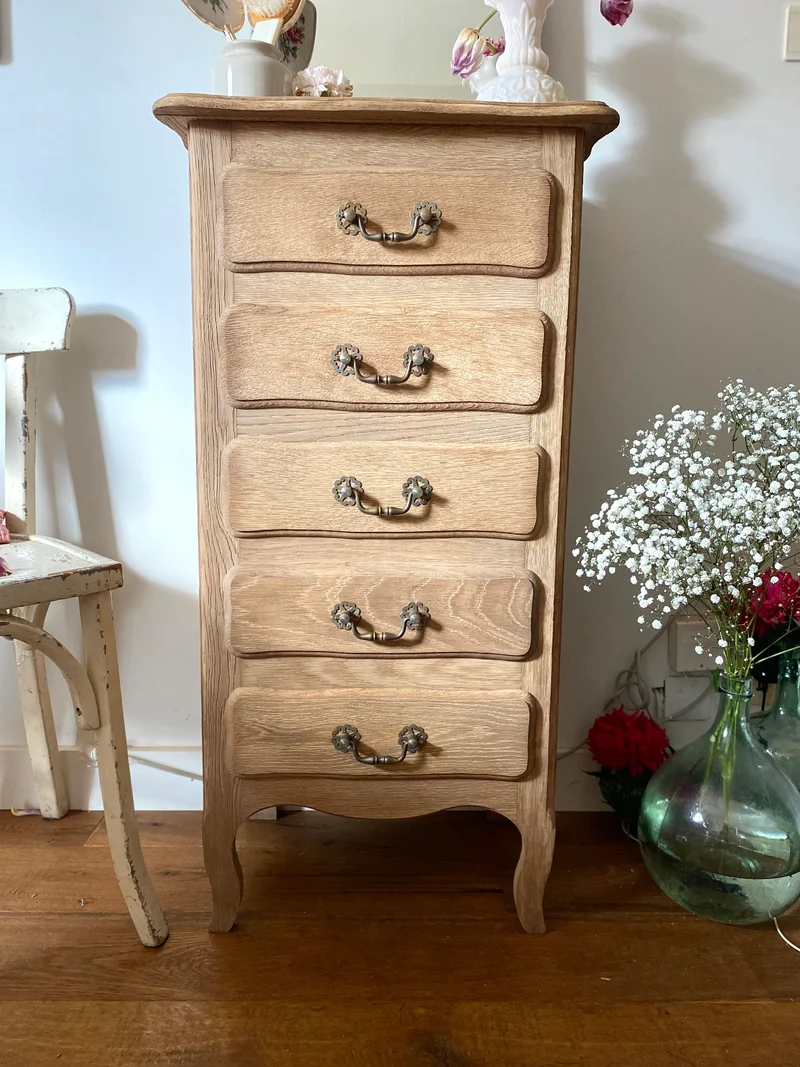 Chiffonnier en bois massif ancien rénové