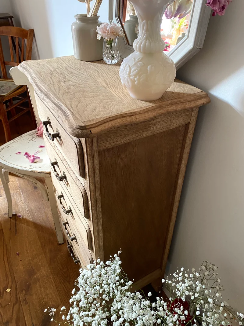 Chiffonnier en bois massif ancien rénové