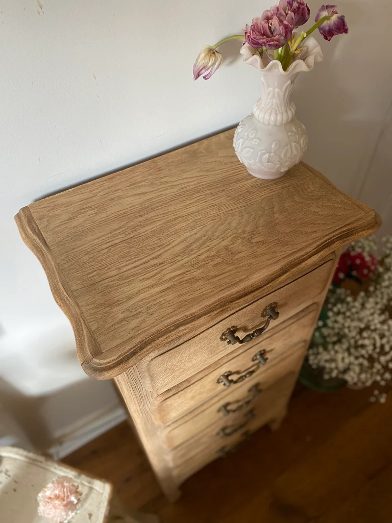 Chiffonnier en bois massif ancien rénové