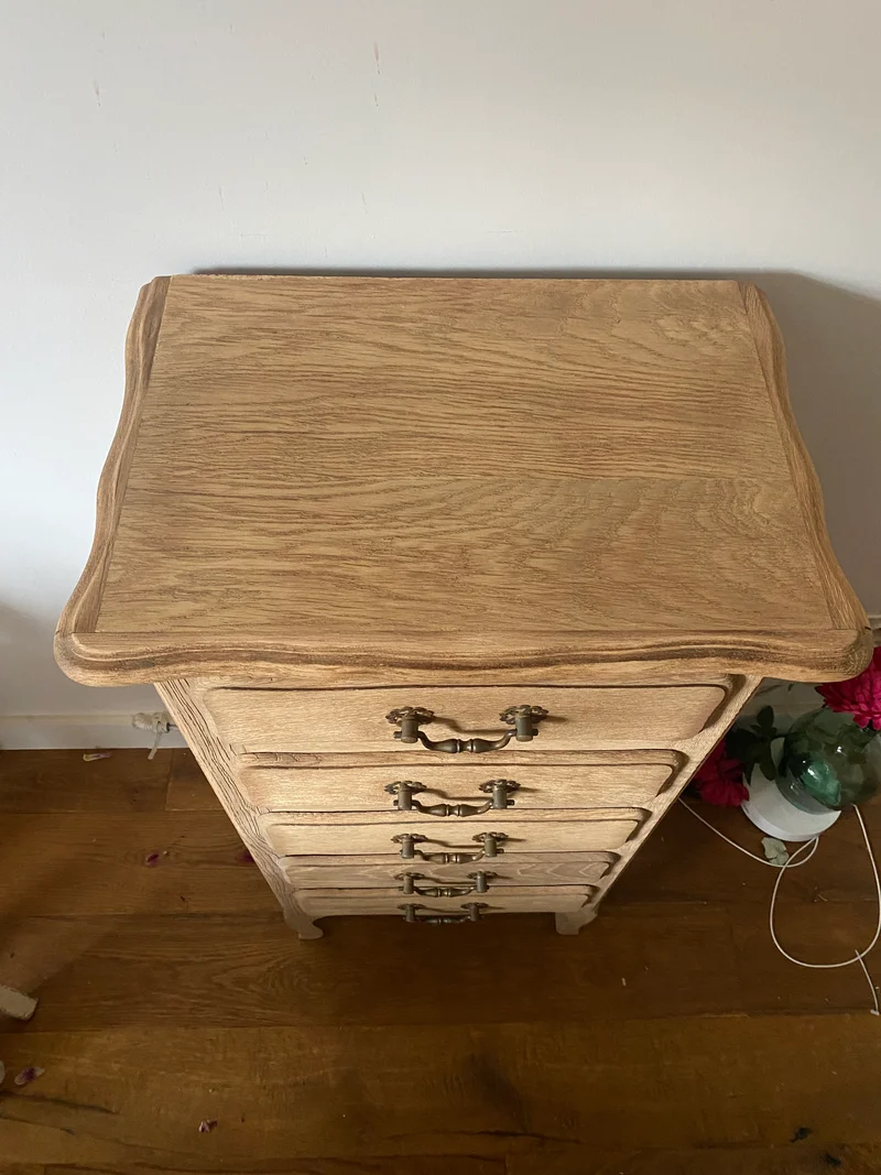 Chiffonnier en bois massif ancien rénové