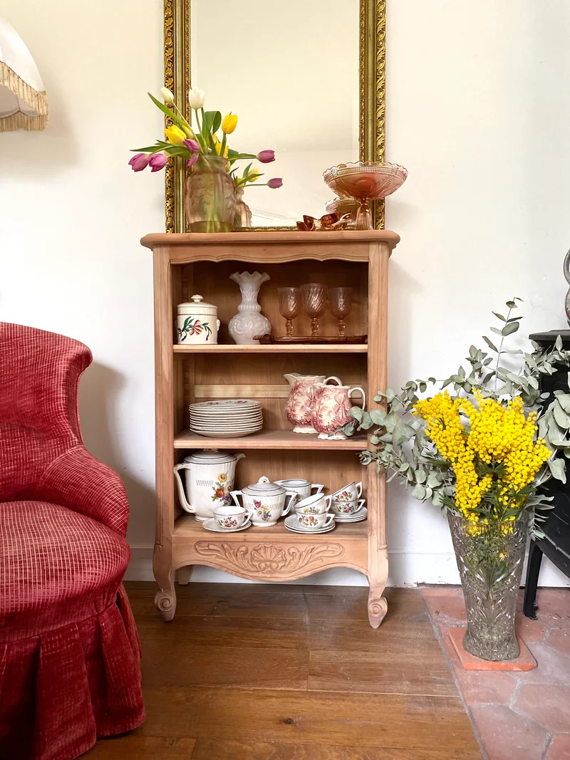 Petite bibliothèque en bois ancien rénové