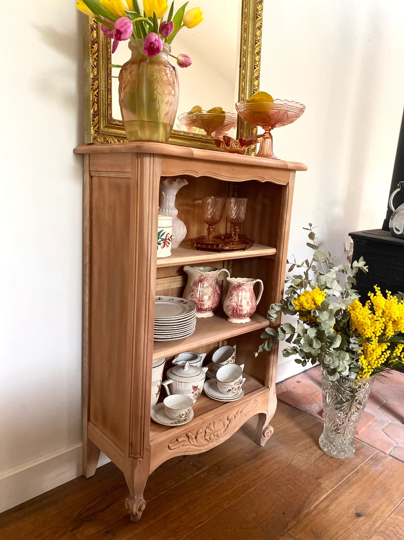 Petite bibliothèque en bois ancien rénové