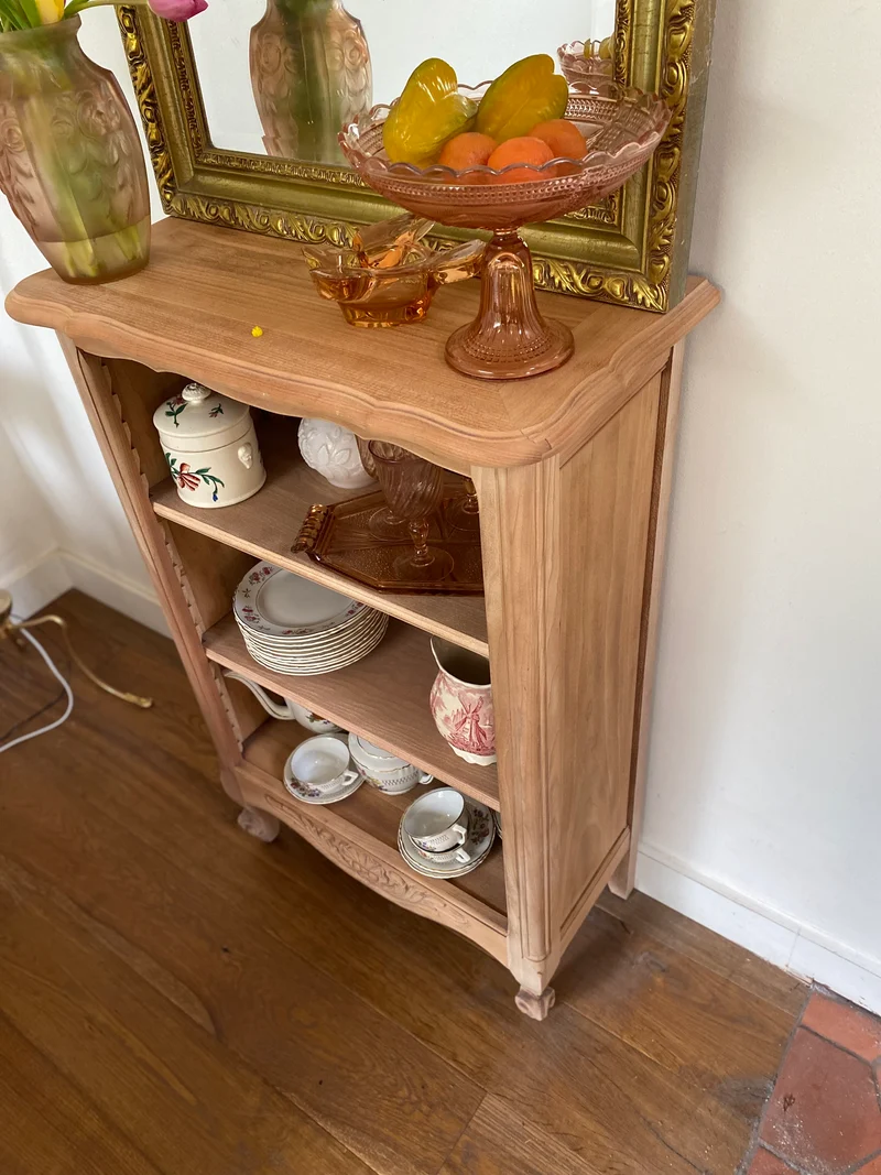 Petite bibliothèque en bois ancien rénové
